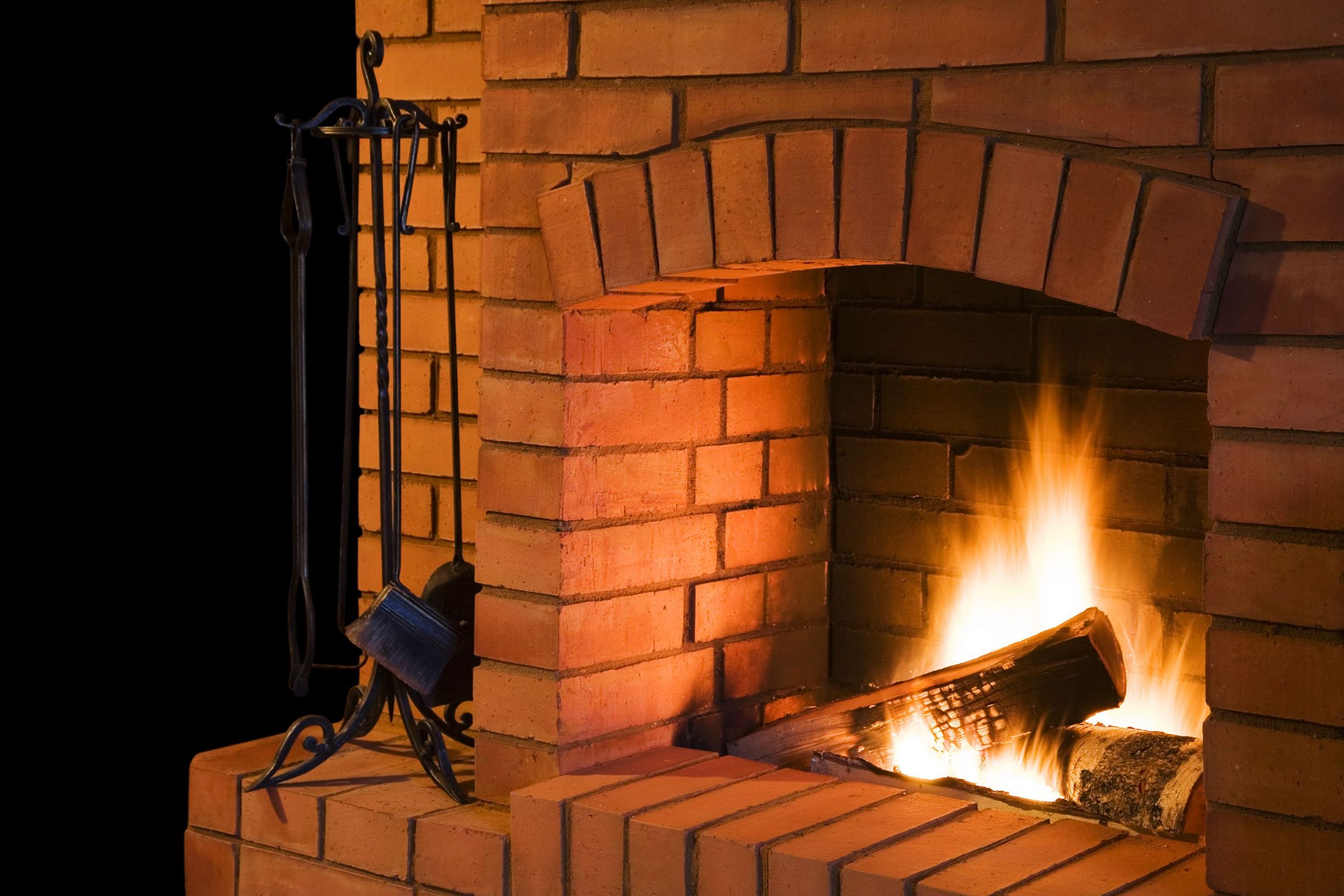 Outdoor Fireplaces in Waukesha WI Help Locals Enjoy Life Even More