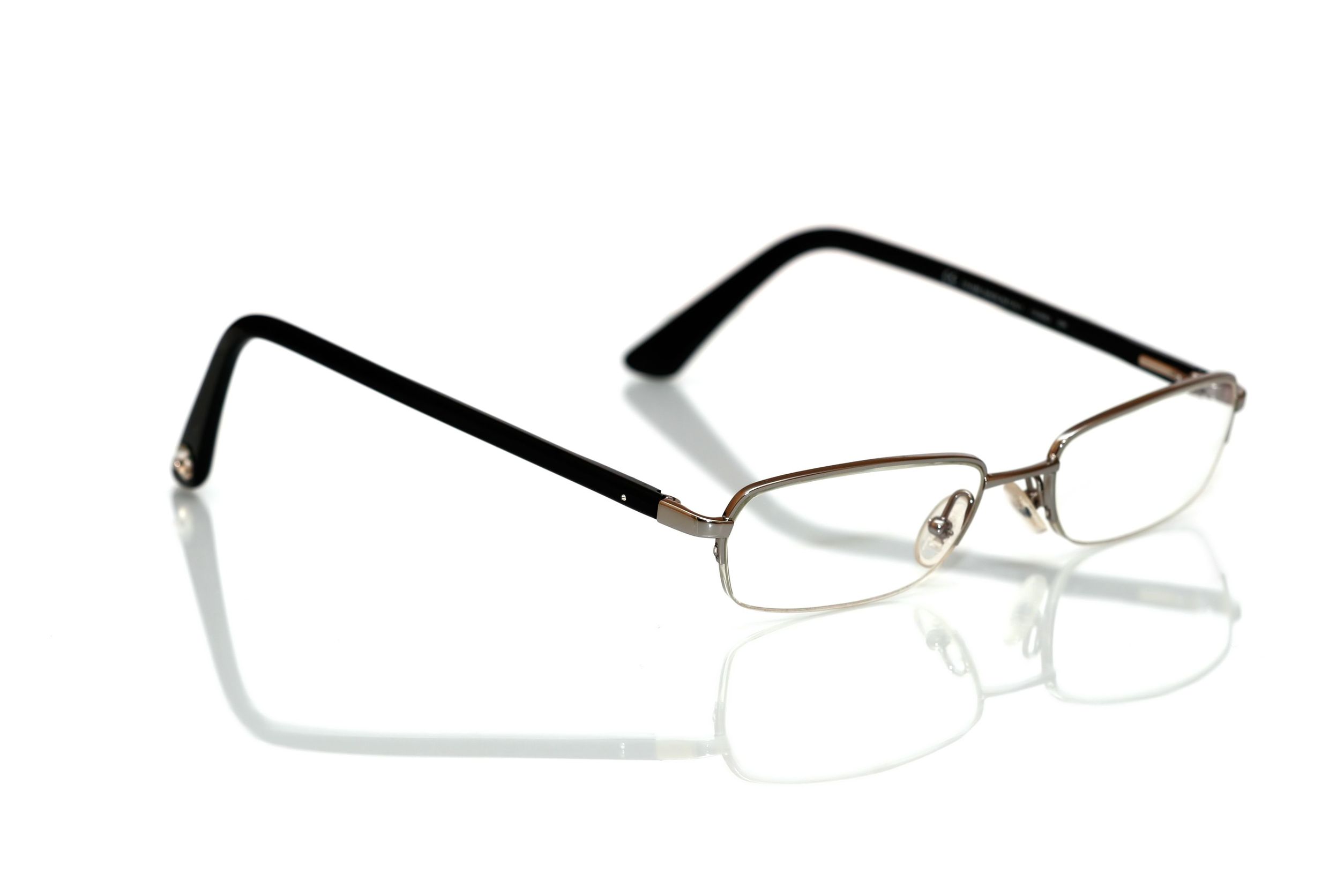 What Benefits Come with a New Set of Eyeglass Frames in NYC?