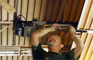 Why Calling For Help From A Garage Service Contractor in Omaha NE Is Every Homeowner’s Safest Bet