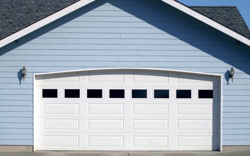 How to Know When it is Time to Call in a Garage Service Contractor in Omaha NE