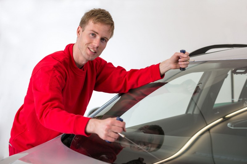 Replacement of Windshield Auto Glass in Silver Spring MD Should Be Left to the Professionals