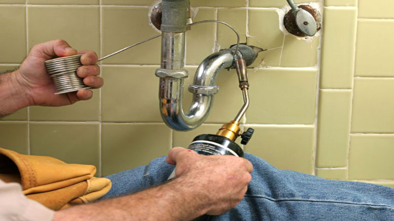 The Pros and Cons of Using a Tankless Water Heater