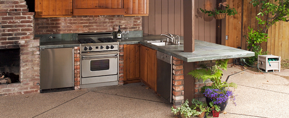 Need Ideas for Installing Appealing Outdoor Kitchens in Brookfield, WI? Consider These Helpful Tips