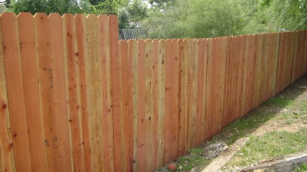 Hire A Fence Contractor In Moreno Valley To Install A Fence, Gate And Safety And Decorative Features