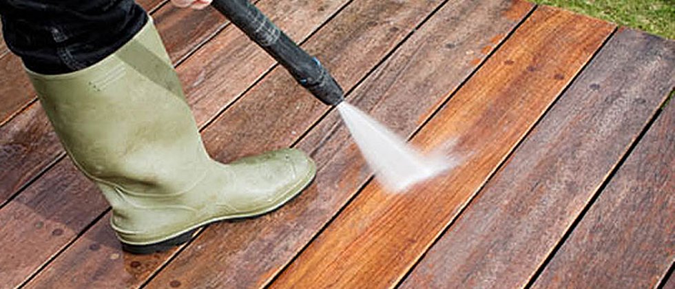 Should You Clean it Yourself or Hire a Professional Power Washer in Middletown, NJ?