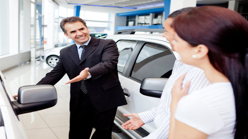 How to Choose a Used Car Dealer with which to Work