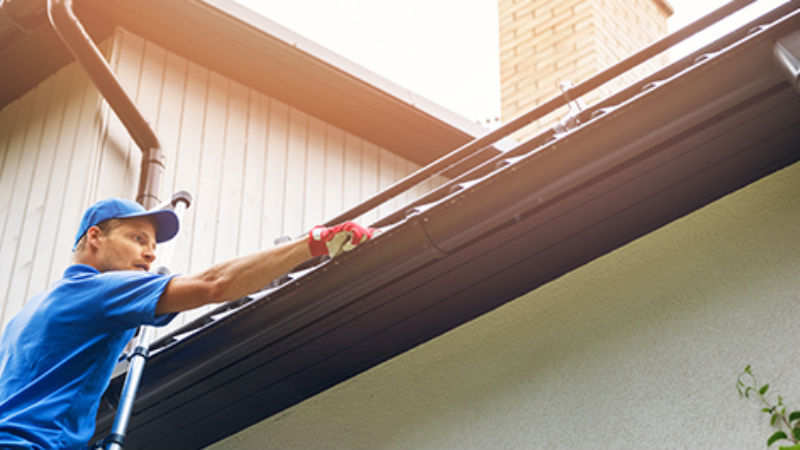 4 Problems with DIY Roofing in Dallas TX