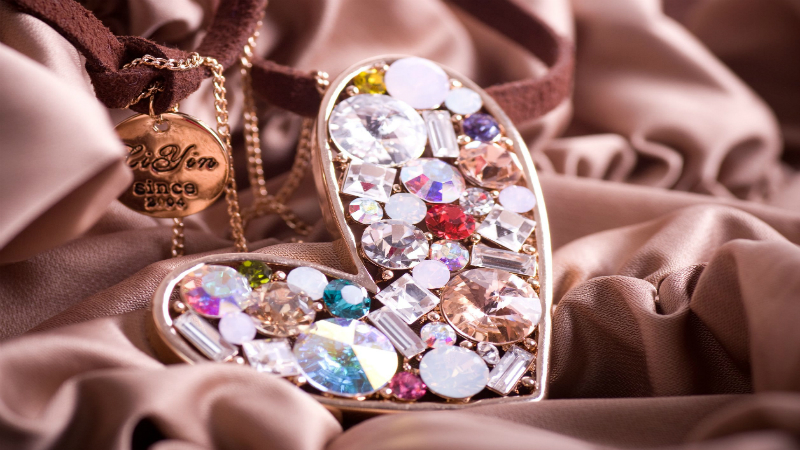 Personalized Gifts That You Can Buy at Your Local Hometown Jewelry Store