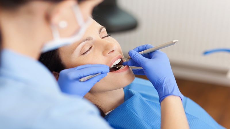 How Does A Sedation Dentist In Broken Arrow, OK Help Patients?