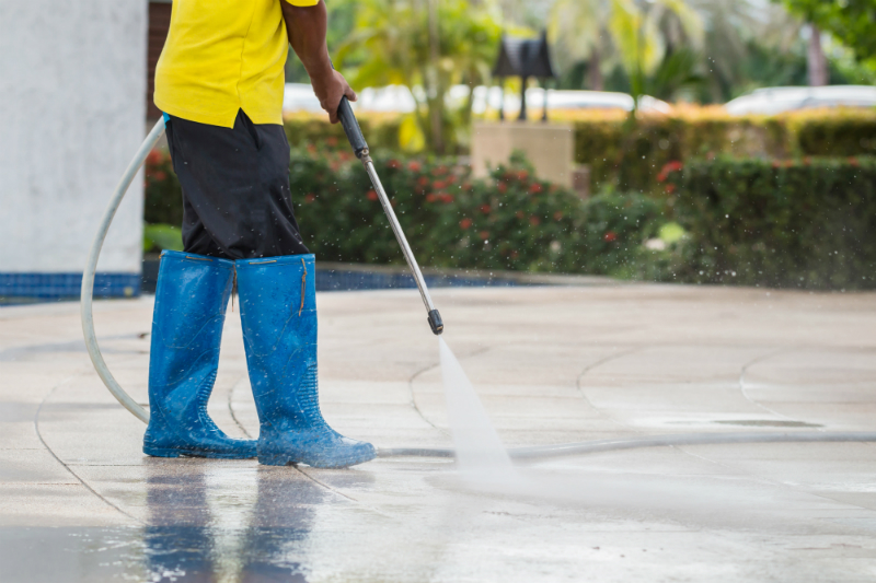 Dangers You’re Protected From By a North Charleston Pressure Washing Suit