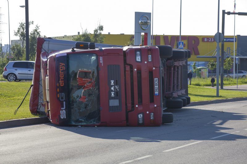 Why You Need a Truck Accident Attorney in College Park