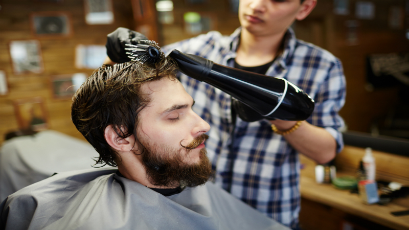 The Main Reasons to Use a Professional Salon in Chicago to Color Your Hair