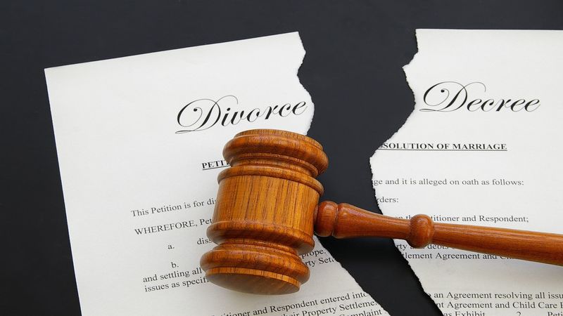 Stay Professional When You Use a Divorce Attorney in Frederick