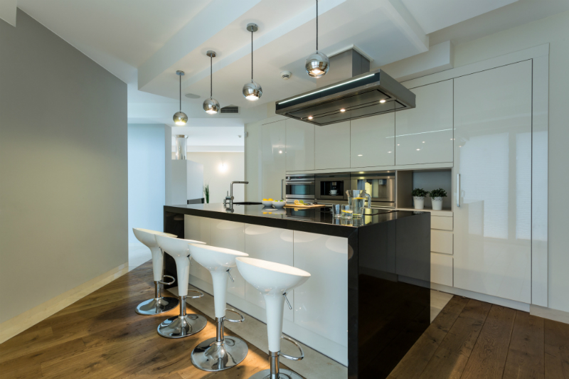 An Interior Designer Helps Clients Choose Carpet for the Kitchen