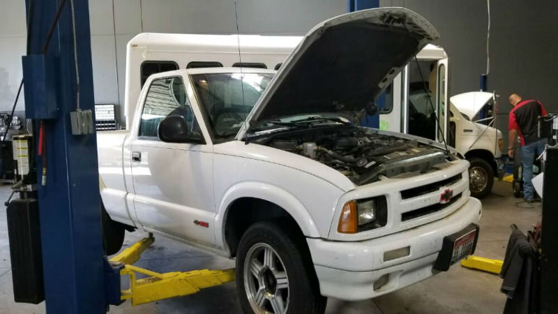 3 Signs You Need to Visit a Radiator Repair Shop in Goodyear, AZ