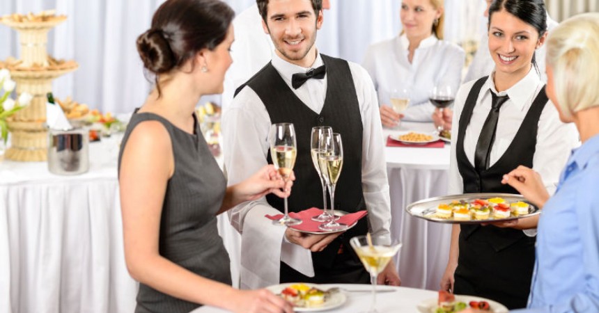 3 Benefits of Hiring a Catering Company for Your Next Gathering