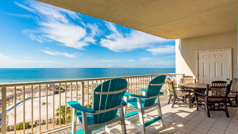 Expert Tips on How to Buy Storm Shutters in West Palm Beach, FL