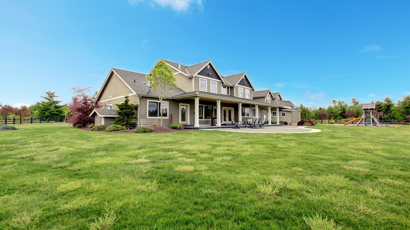 The Benefits of Professional Landscaping Maintenance in Williston