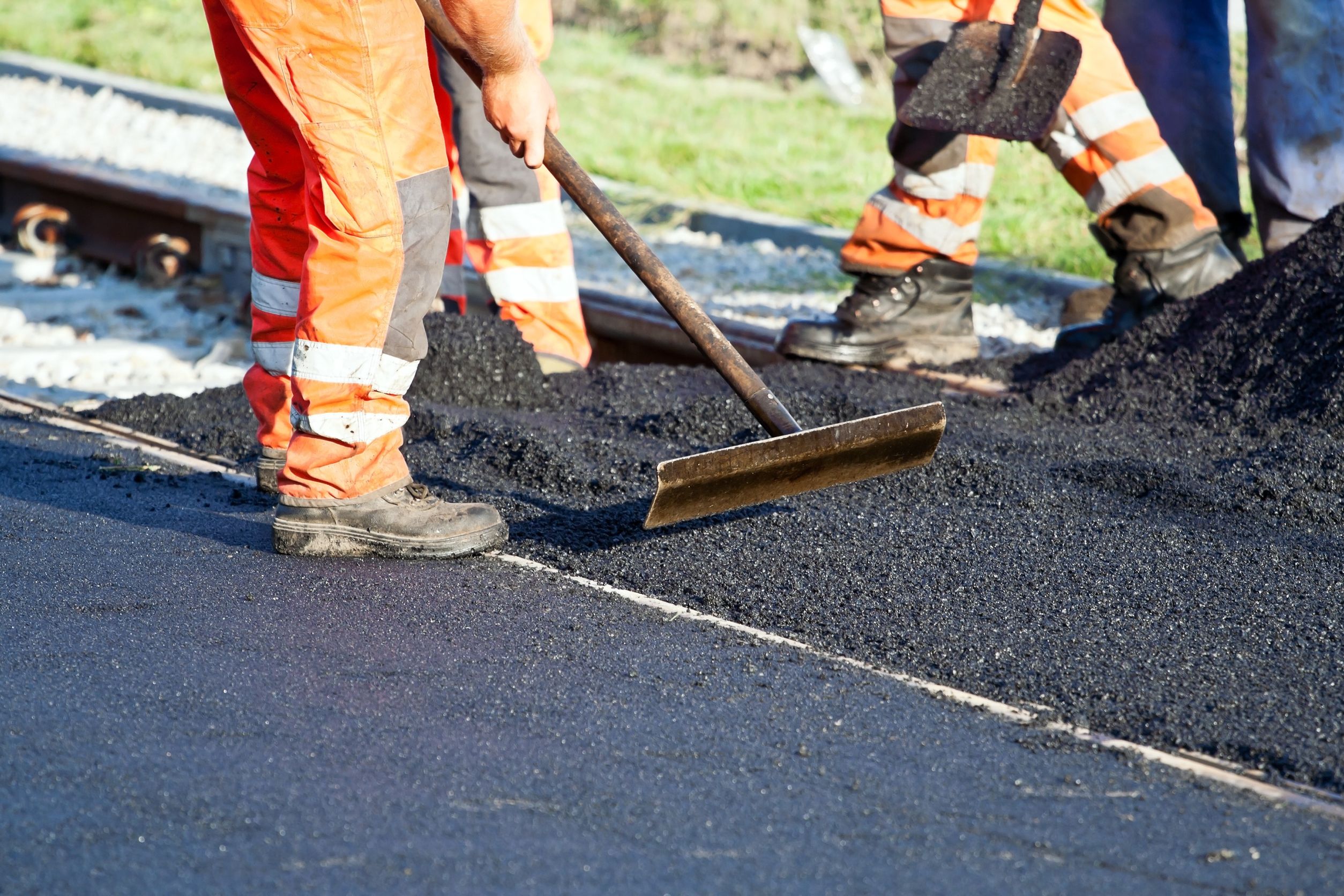 4 Customization Options for Concrete Curb Landscape Edging in Watertown, WI